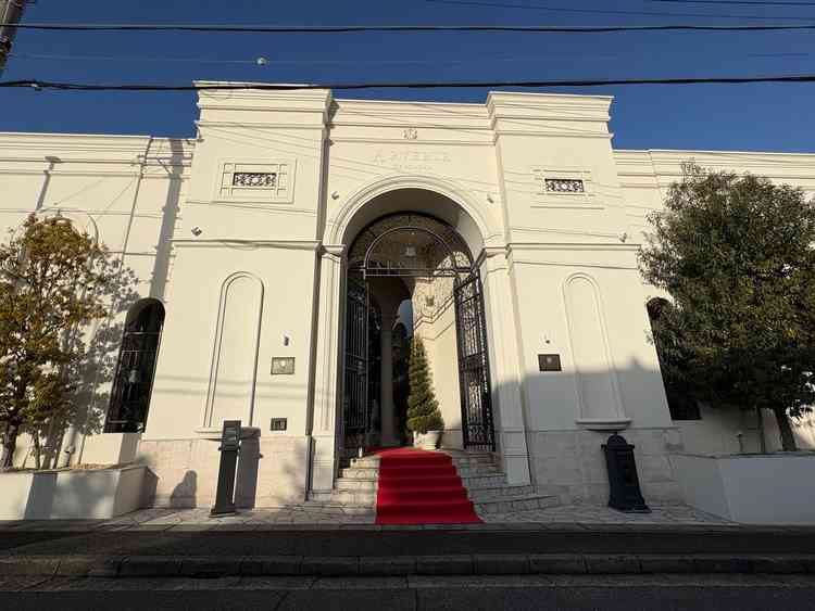 白亜の凱旋門が入る前からテンションを上げてくれました。