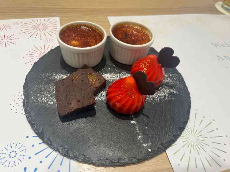 デザートもちょうどいい甘さで、もっと食べたい！っていうくらい美味しかったです。