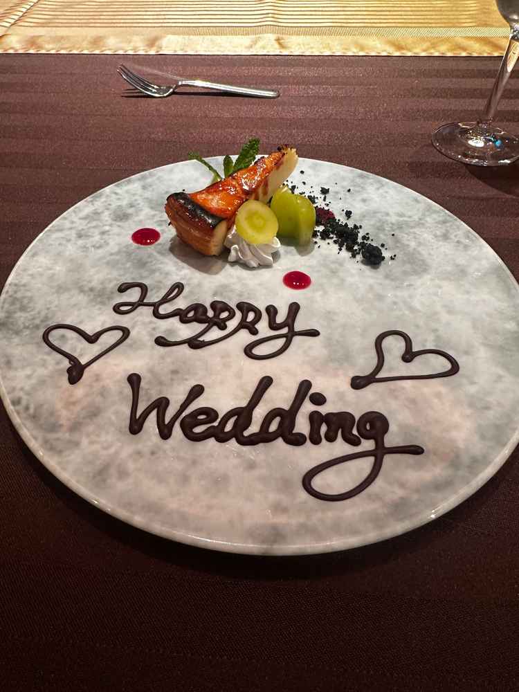 サービス料理の後にもサプライズのメッセージいただきました。