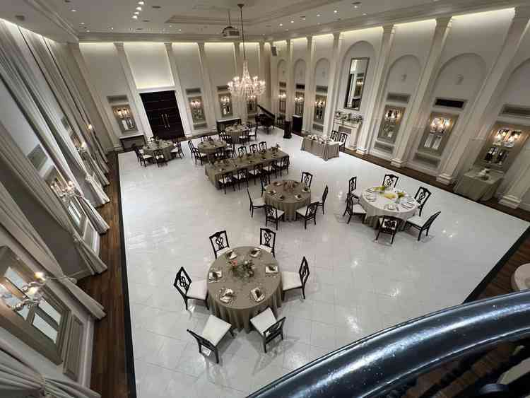 階段からの入場がやりたいって思いました。