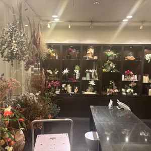 自社のお花屋さんがあるとのことで、現物を見ながらのスムーズな打ち合わせができる点が魅力的でした。