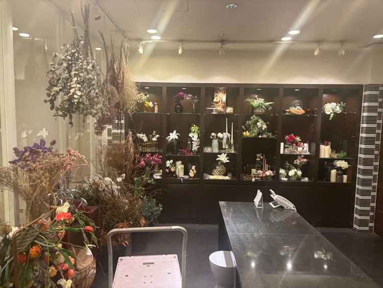 自社のお花屋さんがあるとのことで、現物を見ながらのスムーズな打ち合わせができる点が魅力的でした。