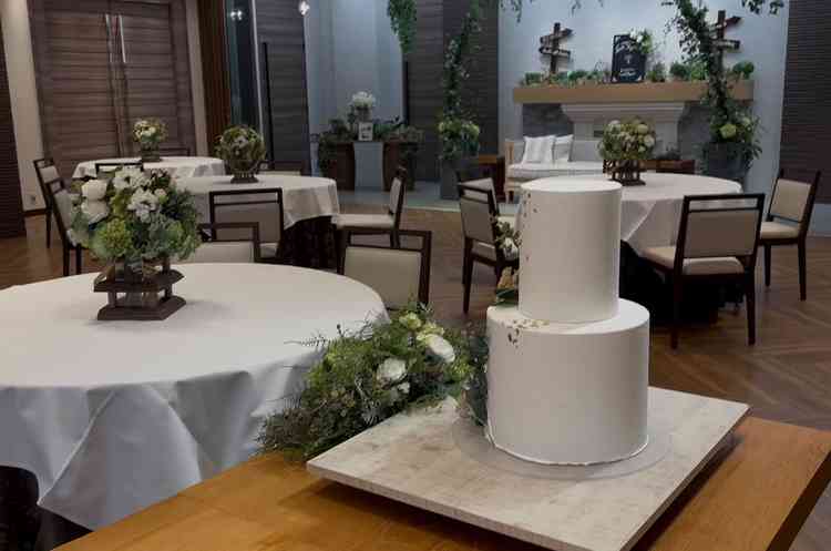 披露宴会場は２つあり、こちらはかわいいイメージでした！