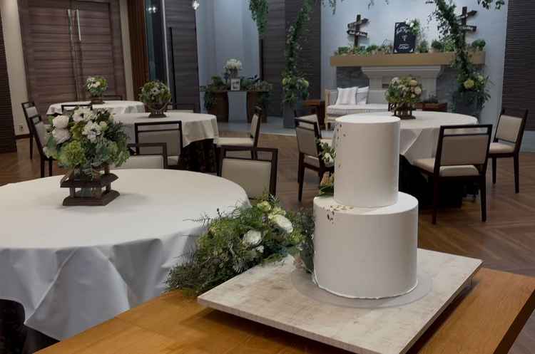 披露宴会場は２つあり、こちらはかわいいイメージでした！