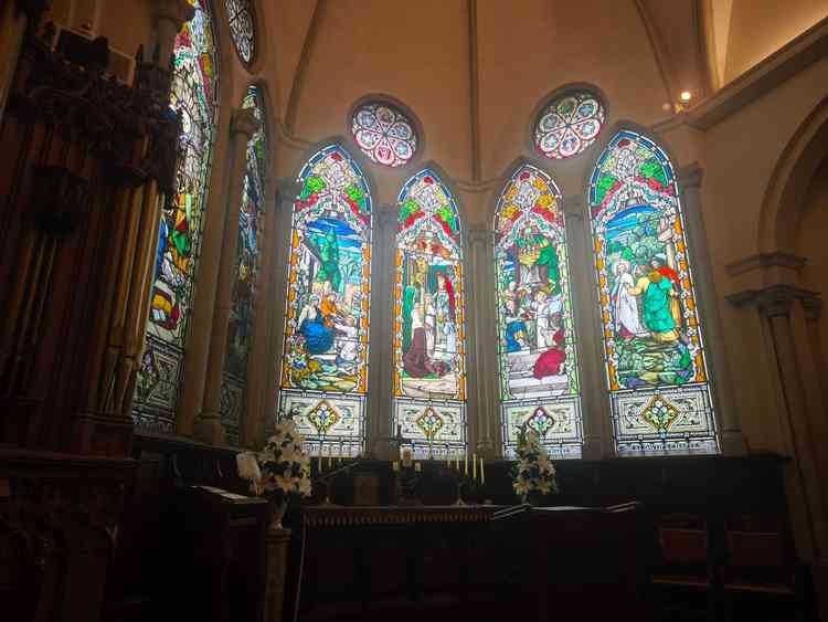 本物のステンドグラス。