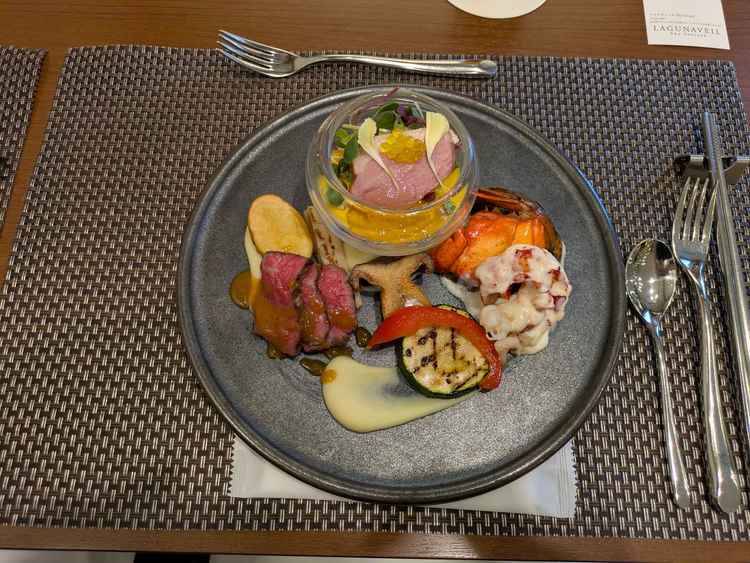 試食写真。海老が肉厚で特に美味しい。