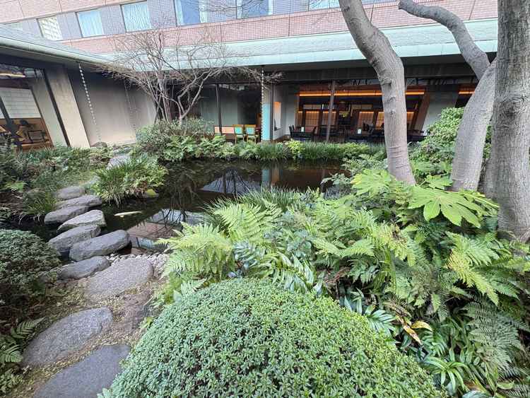 ホテル内とは思えない落ち着いた日本庭園があり、和の雰囲気が素敵でした。当日は写真も撮れるようです。