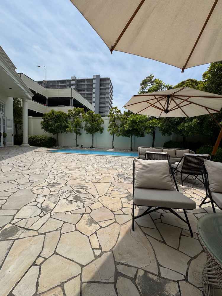 屋外プール。