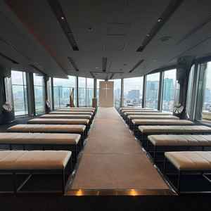 最上階のチャペルは窓が大きく開放感がありました。