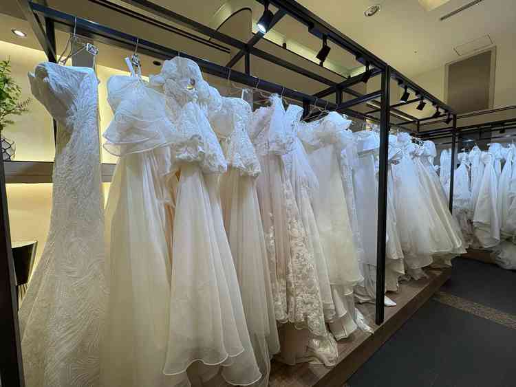 建物内にあるドレスサロン