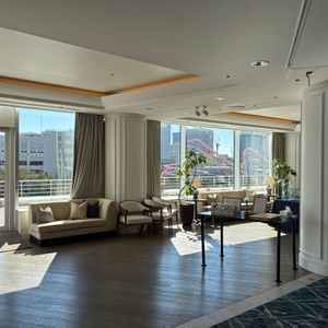 テラスに出られる披露宴会場です。日当たりも良く開放感があり素敵でした。