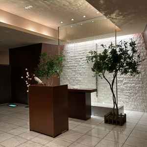 挙式場も落ち着いた感じで好みですが、自然光が全く差し込まないのが少し気になりました。