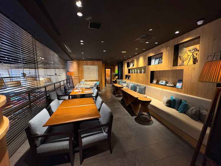 2Fフロア。親族控え室にすることが多いそうです。奥に個室が2つあり、1つは新郎新婦の控室でした。