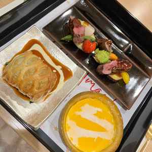 試食。18000円の下から3番目のコースです。美味しかった。見積には含まれていないため注意。