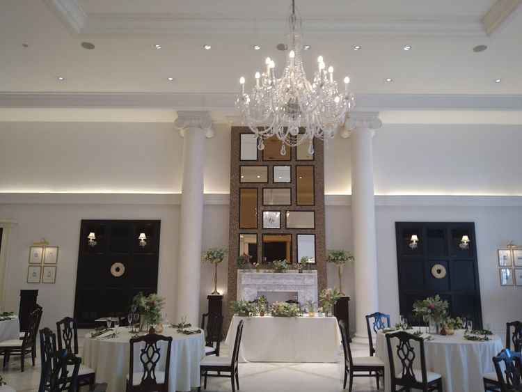 少しシックな雰囲気もある披露宴会場です。もう一つの建物はまた違った雰囲気でした。