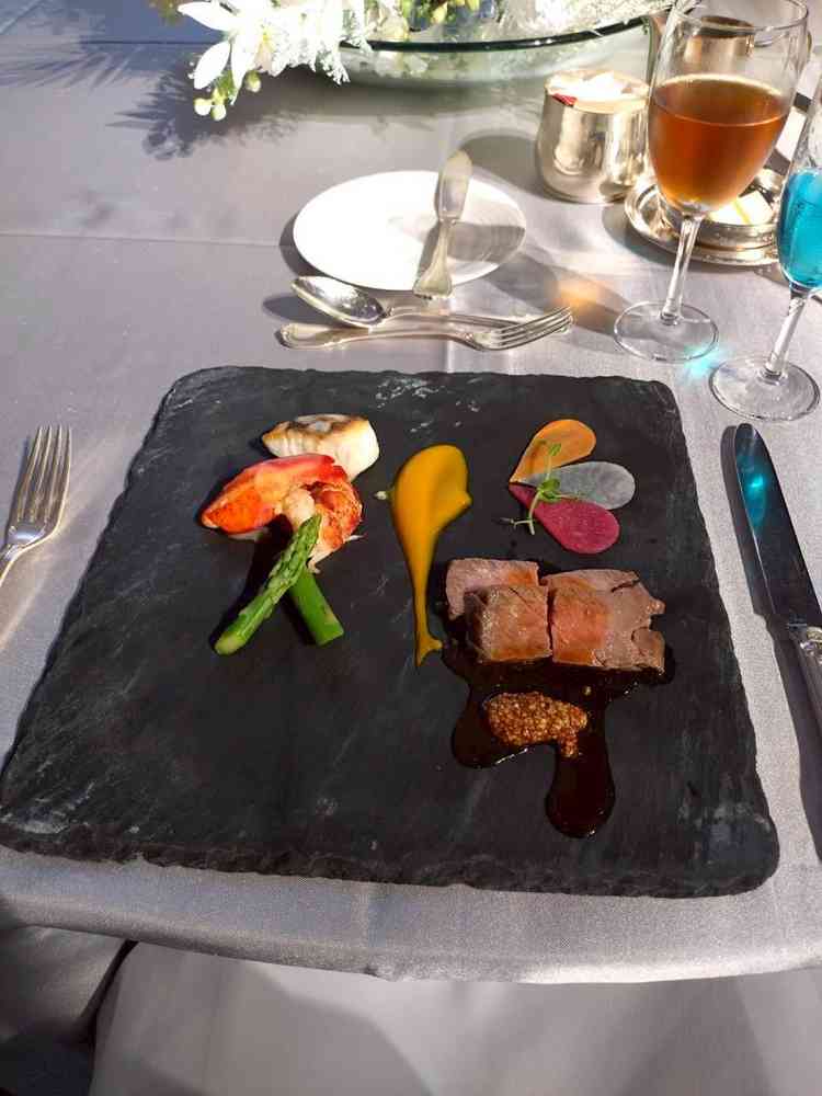 試食会の時にいただいた肉や魚介系など