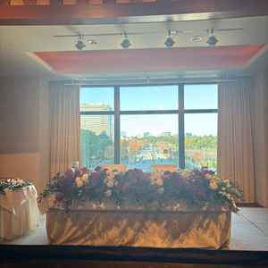 披露宴会場の窓の写真
