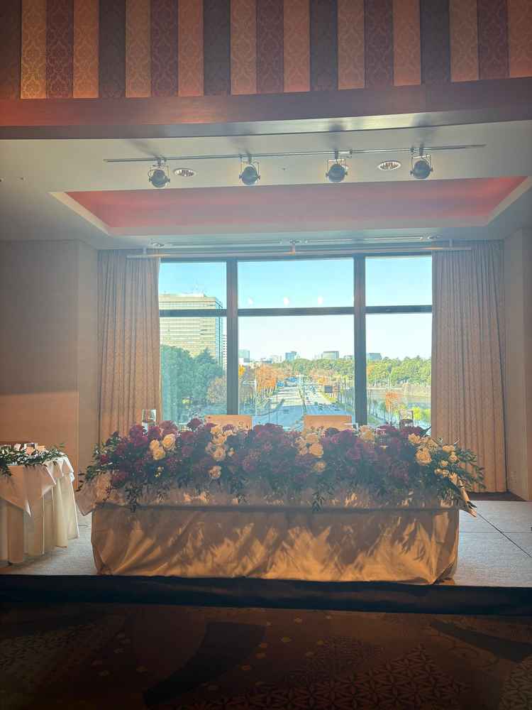 披露宴会場の窓の写真