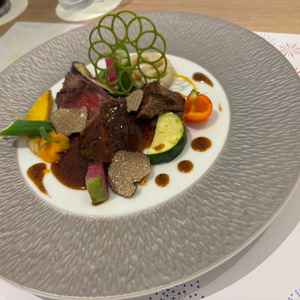 実際に披露宴で出されるお肉料理を出していただき、本番をイメージすることができます。