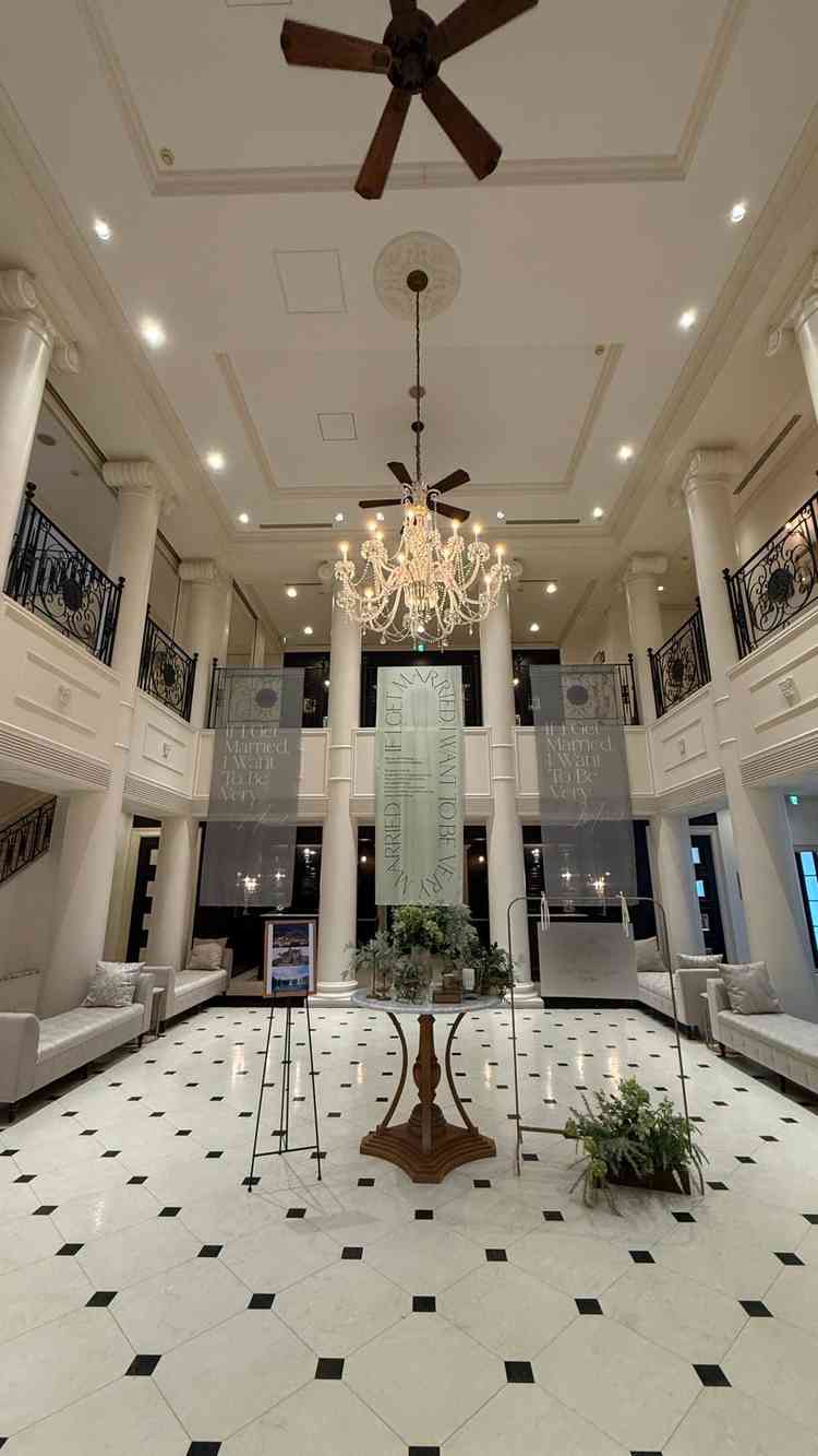 フロントは我々夫婦の思い出の場所を写真で置いてくれ歓迎してくれた。自由度高く装飾できそう。