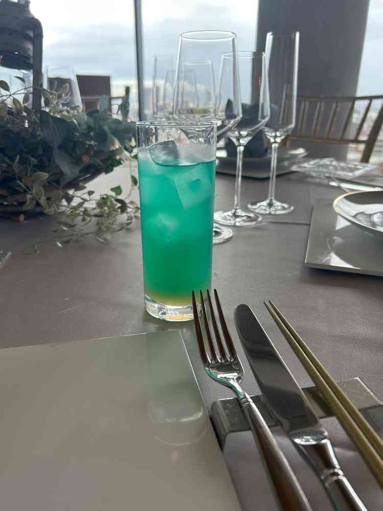 カクテルの種類多かったです
