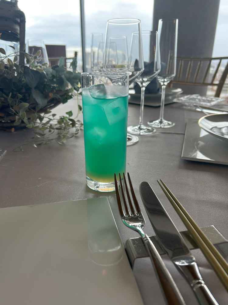 カクテルの種類多かったです