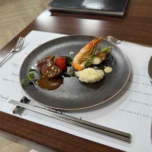 少し日本テイストも交えたフレンチがとてもおいしかったです！老若男女にウケそう。