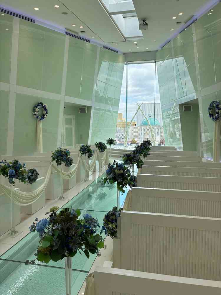 チャペル、幕を下ろしてスクリーンにできるのが良かった