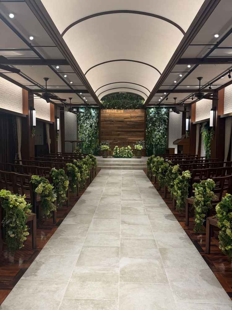 緑のあるチャペルを見せてもらいました。想像していたより、開放感がありました。