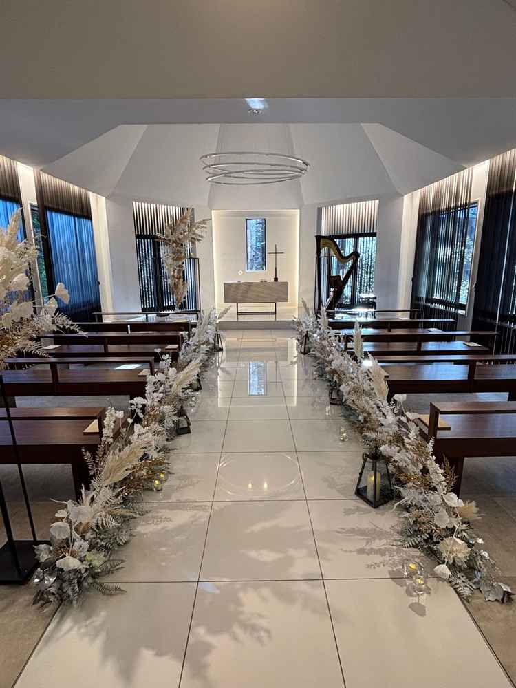 チャペル内の様子。こじんまりとした印象でしたが少人数婚でしたらちょうど良いサイズかと思います。