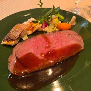 ローストビーフは柔らかく式で出てきたら感動すると思うくらいでした。