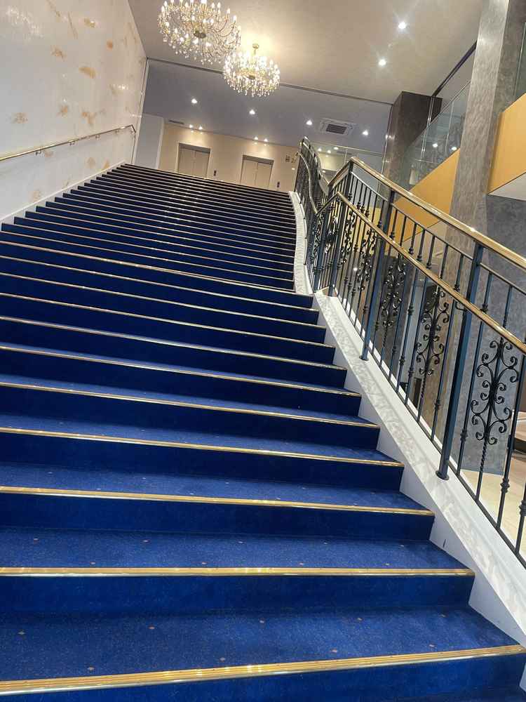 入り口にある階段。ここで撮影したらとても映えるそうです。