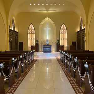 チャペルの写真です。バージンロードも長く、広かったのです。