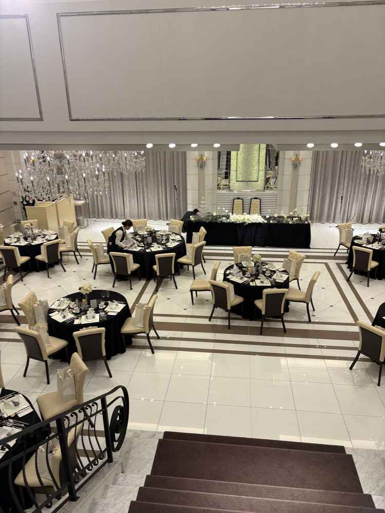 披露宴会場。階段から降りることができよかった