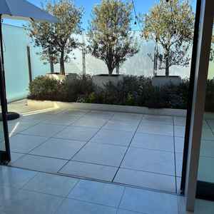 待合室のテラス　喫煙所にもなる