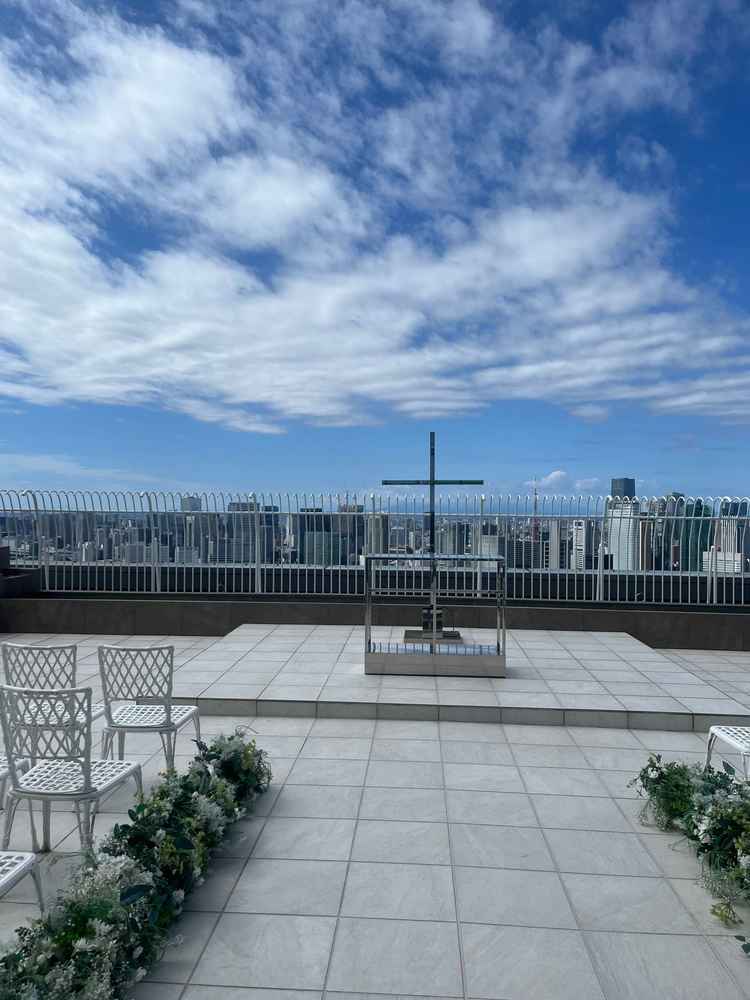 チャペルはシンプルながらも洗練されてて無駄がないデザインだなと思いました。