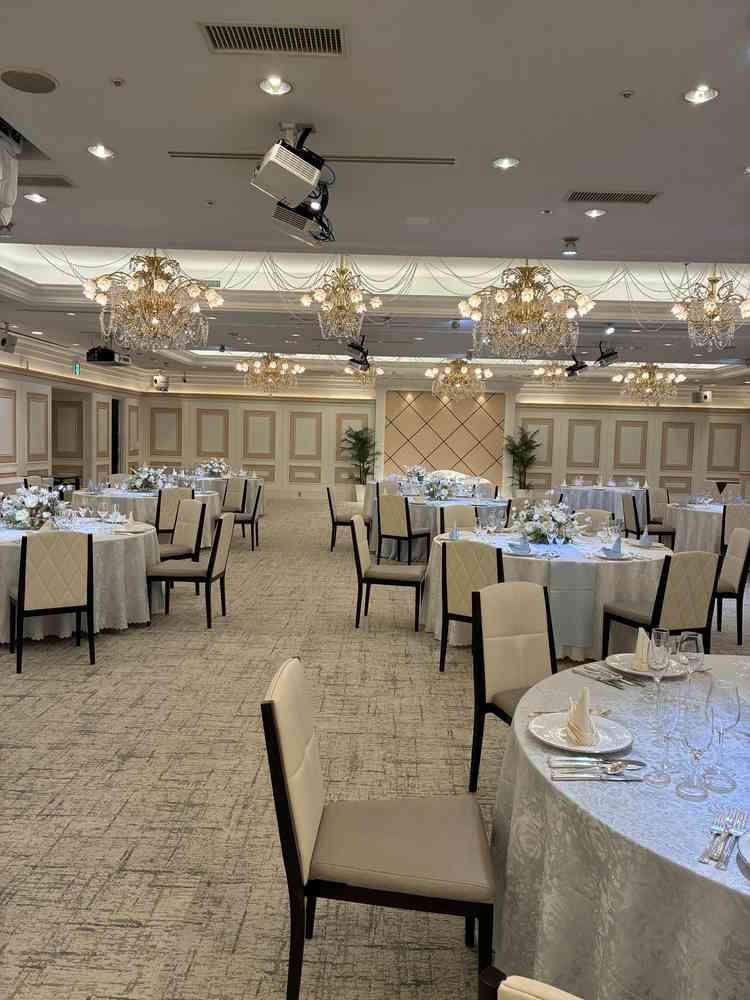 披露宴会場のナチュラルな感じも素敵です。