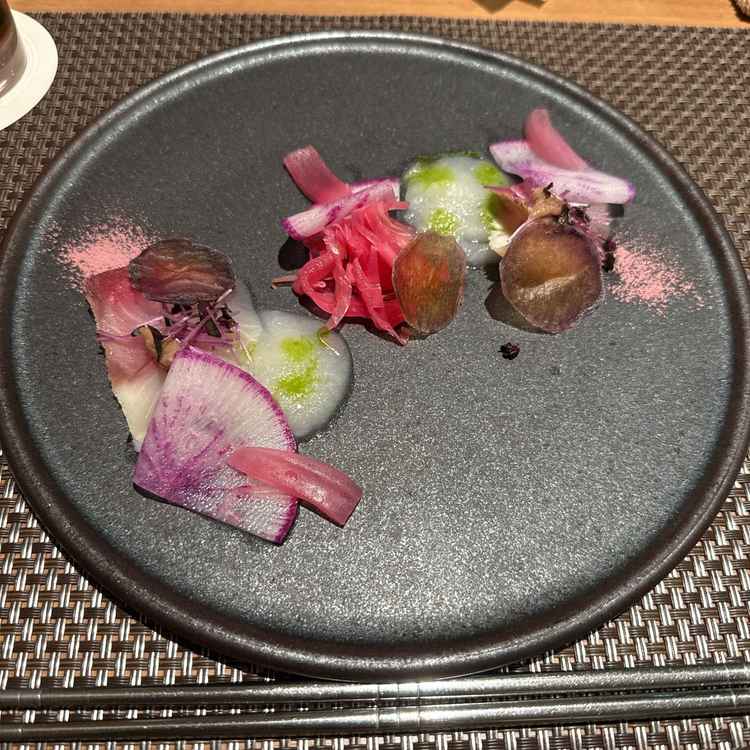 お料理①前菜的なものでした。