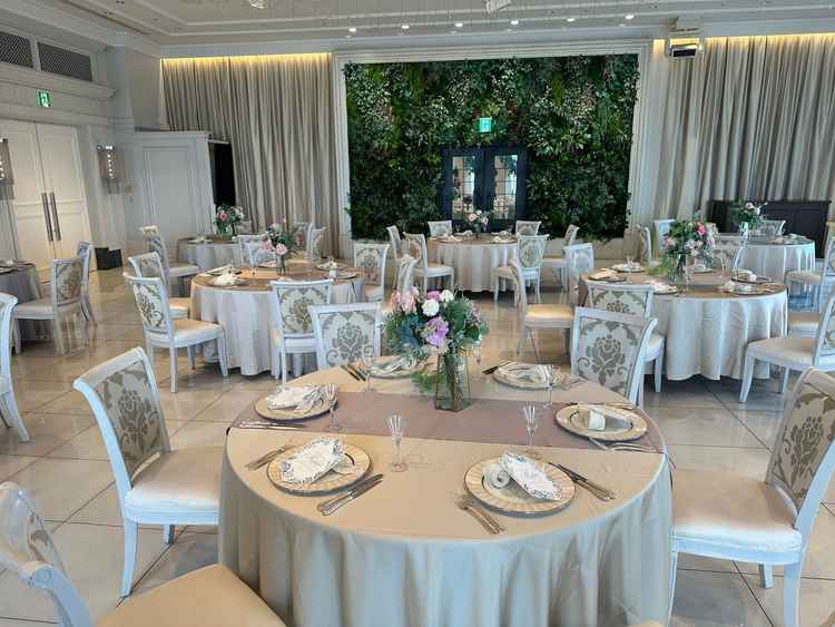 披露宴会場② 少し小さめの会場ですが、60人で考えているので、十分すぎる広さでした。