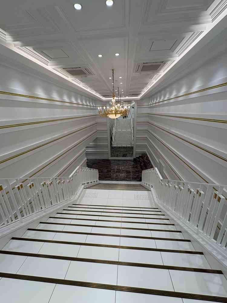 挙式後のお見送り大階段