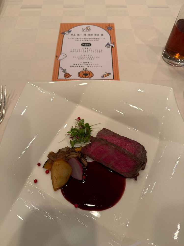 試食させていただいたお料理がどれもとても美味しかったです！前菜、スープ、お肉をいただきました！