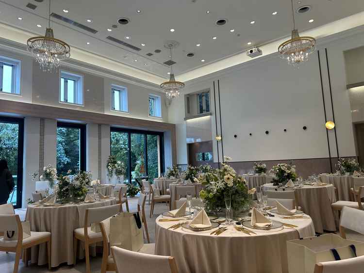 披露宴会場です。とても広くモダンな感じが自分たちのイメージを作りやすそうだと思いました。