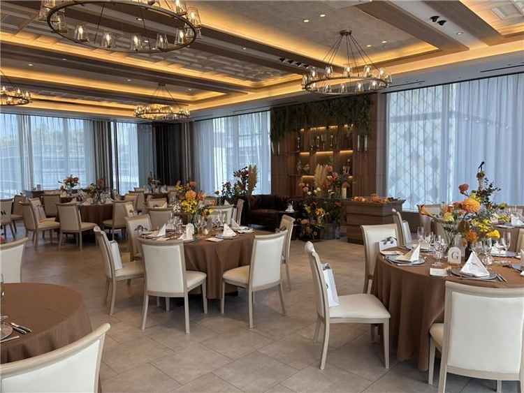 温かみのある空間で備え付けのインテリアもおしゃれだった。