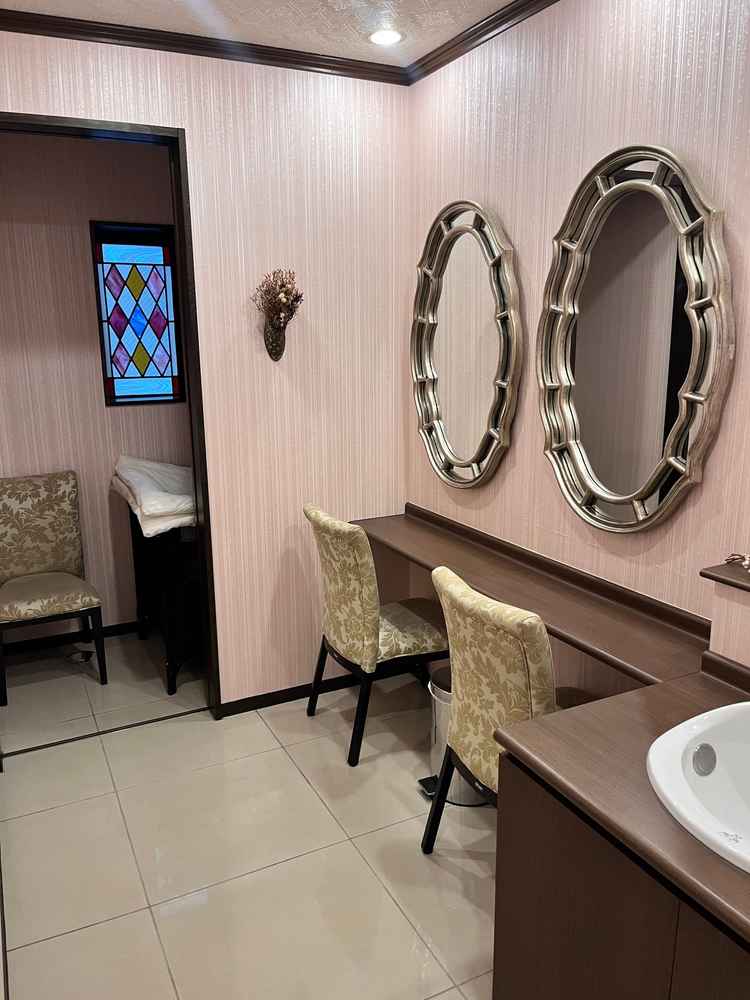 パウダールームです。ベビールーム併設でありがたいです。