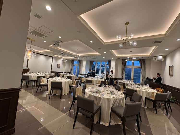 披露宴会場入り口から。