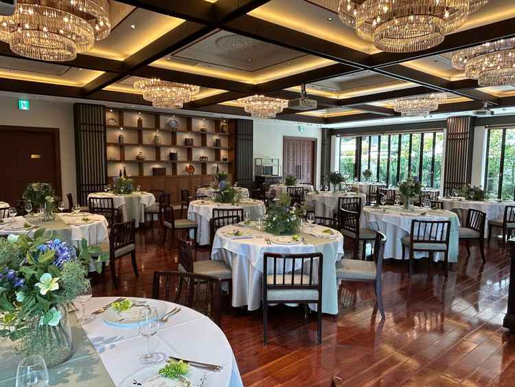 1階の披露宴会場。ガーデン付きかつ五重の塔が見え、「京都らしさ」をふんだんに感じることができた。