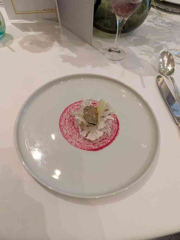試食の前菜はキャビアトリュフかにえびが使われててとても豪華でした。
