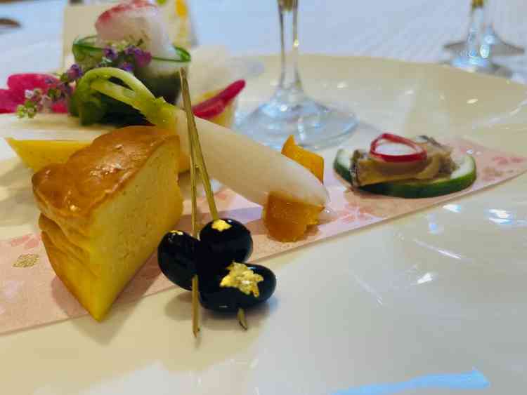 料理は和洋折衷でした。