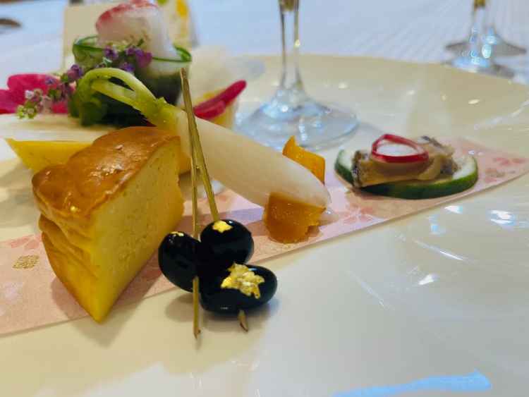 料理は和洋折衷でした。