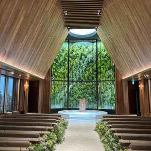 チャペルがとにかく素敵でした！ゲストの席に座らせていただき、実際の照明の感じも見させていただきました